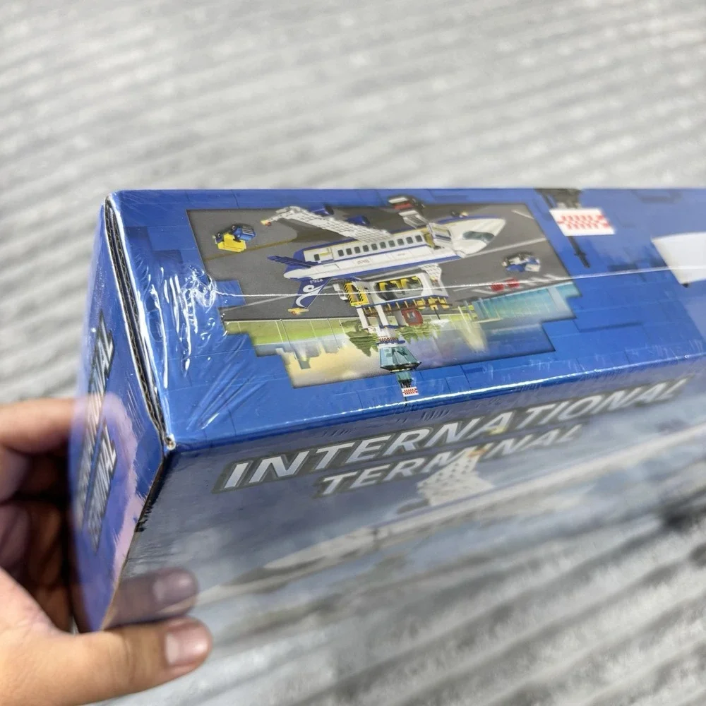 WinGift Passenger‎ Airplane 1016Pcs International Airport 6in1 factory sealed